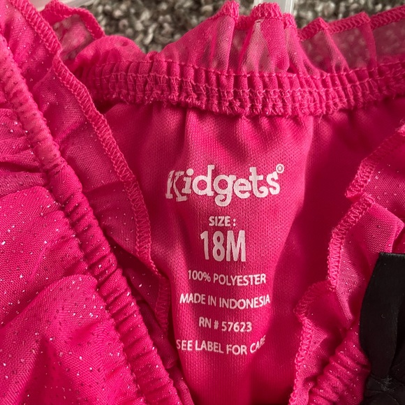 Kidgets | Toddler Pink and Black 2 Piece Set | 18 Mo - Picture 3 of 4